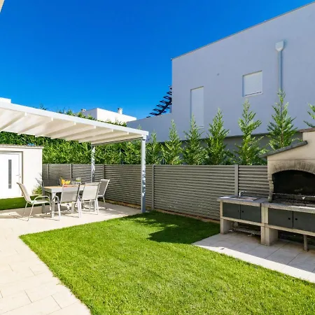 Feriehus Virtus By Interhome Brtonigla