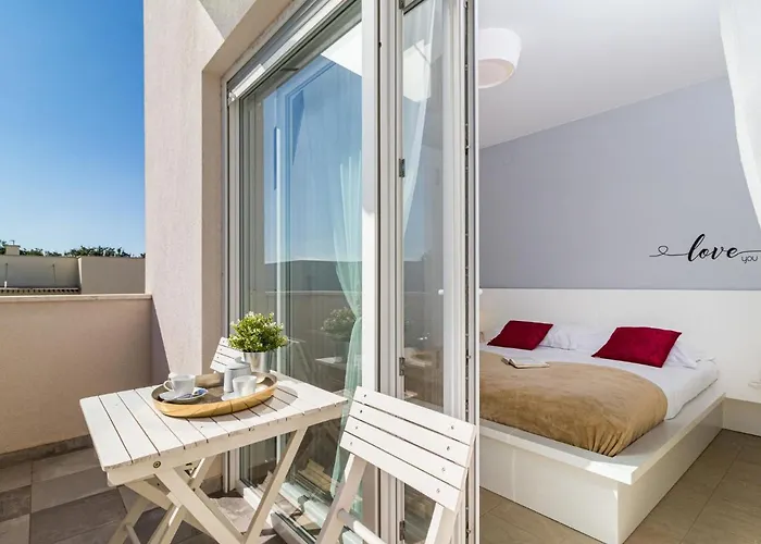 Virtus By Interhome 브르토니글라