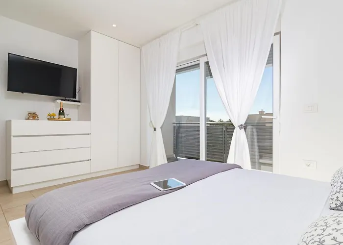 Virtus By Interhome 브르토니글라