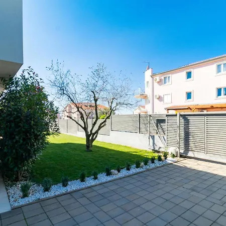 Virtus - Nvg360 By Interhome * Brtonigla