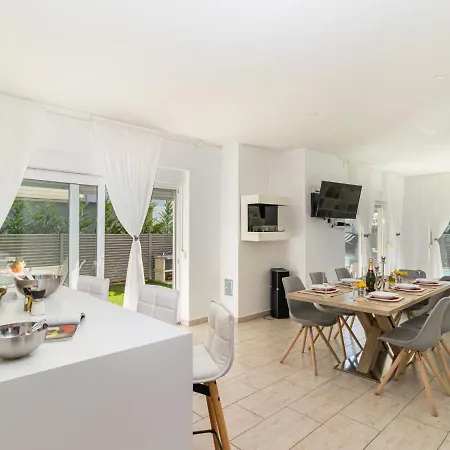 別荘 Virtus By Interhome ブルトニグラ