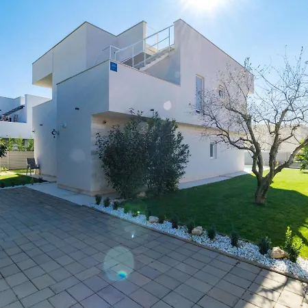 Virtus - Nvg360 By Interhome Ferienhaus *