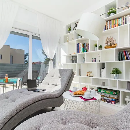 Virtus By Interhome * ブルトニグラ